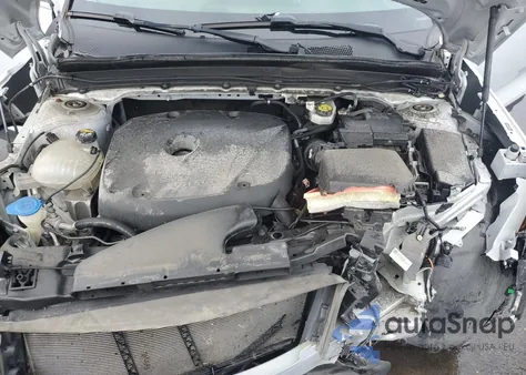 2021 Volvo Xc40 T5 Inscription z USA, uszkodzony, nr VIN YV4162UL5M2570070